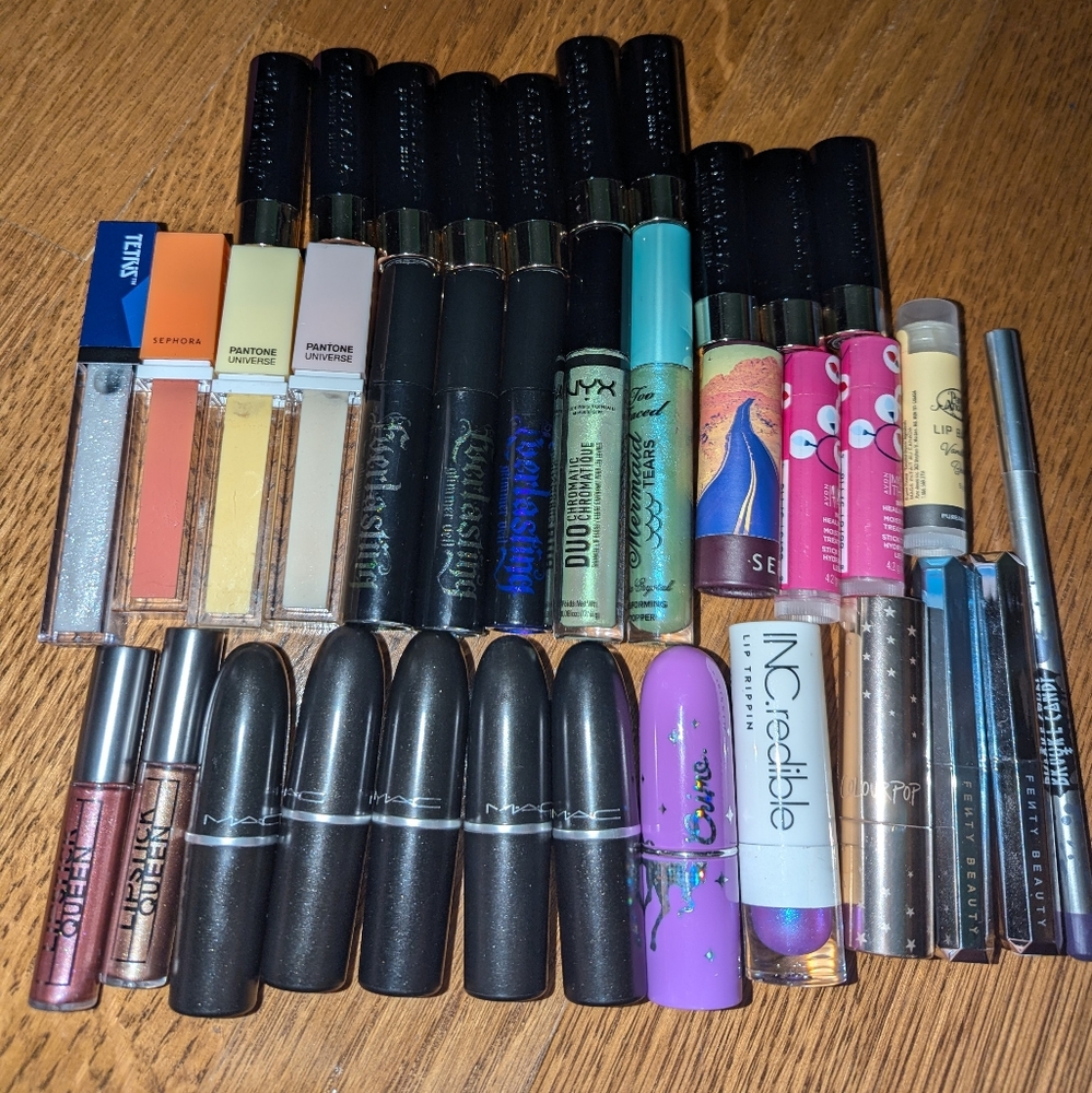 Brand new makeup bundle - lip products